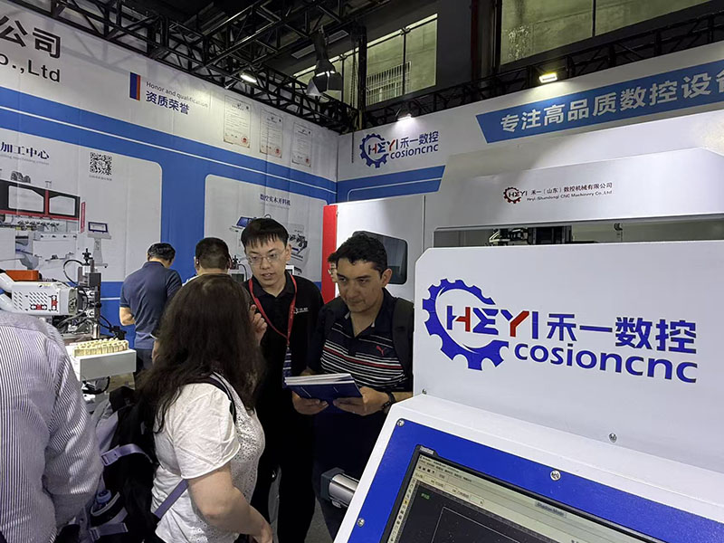 Craftsmanship and Intelligent Manufacturing, Shining Globally — Heyi CNC Makes a Grand Debut at the 2026 Canton Fair Woodworking Machiner